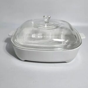 Corningware White Casserole Dish with Clear Lid